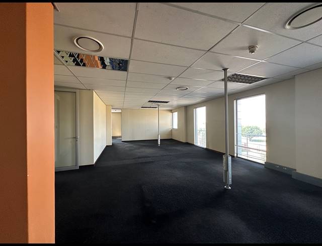 432M² OFFICE TO LET IN ECO PARK ESTATE